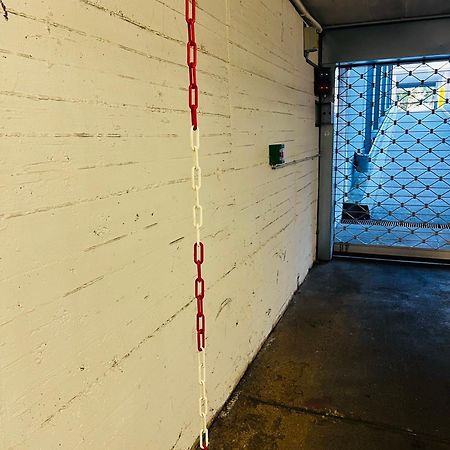 Ladenwohnung In Kreuzberg Mit Parkplatz In Einer Tiefgarage 柏林 外观 照片